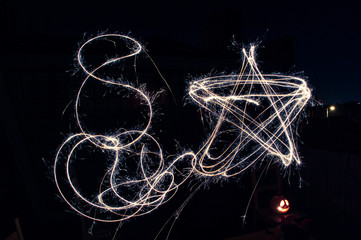 Light painting with sparklers - Shapes