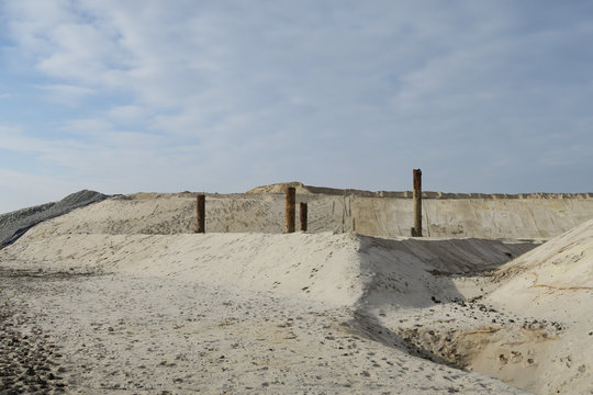 alter verlassener trockengelegter vertrockneter hafen hafenbau