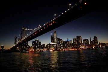 San Francisco, Oakland Bay Bridge bei Nacht
