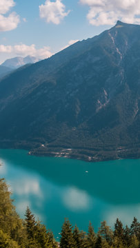 Smartphone HD wallpaper of beautiful alpine view at the Achensee - Tyrol - Austria