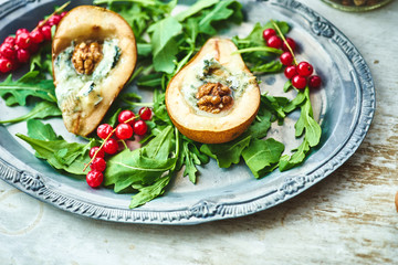 Baked Pears with Gorgonzola and Honey