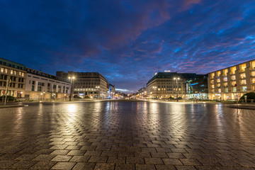 Fototapeta premium Beleuchtetes Zentrum von Berlin