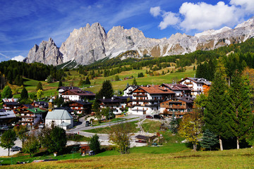 Fototapeta Cortina d'Ampezzo resort, also known as the Pearl of the Dolomites, Italy, Europe obraz