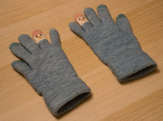 Knitted winter gloves