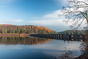 Fototapeta na wymiar The lake Vyrnwy dam at autumn