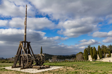Fototapeta na wymiar A working trebuchet is on desplay at Les Baux des Provence, France