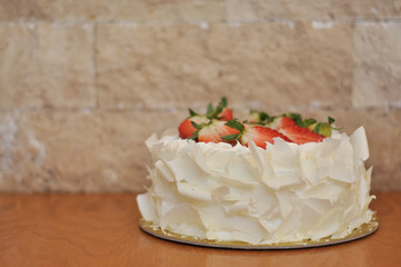 White chocolate strawberry cake