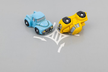 事故イメージ　交差点　衝突事故　転倒事故　交通安全イメージ