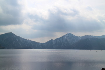 Fototapeta na wymiar 中禅寺湖　山脈