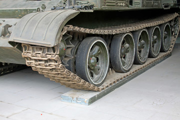 tanks transmission device