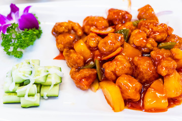 sweet and sour sauce fried with pork