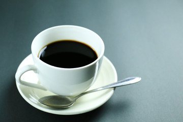 コーヒーカップとスプーン