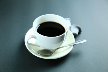 コーヒーカップとティースプーン