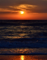 Obraz premium Dramatic sunrise at the ocean