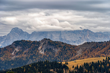 Obraz premium Colorful scenic view of majestic Dolomites mountains in Italian Alps.