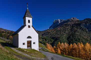 Fototapeta na wymiar Val di Funes, Dolomiti
