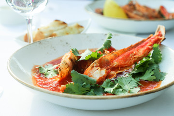 Crab meat cooked with hot sauce