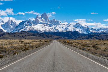 Road to Monte Fitz Roy in Argentina - obrazy, fototapety, plakaty