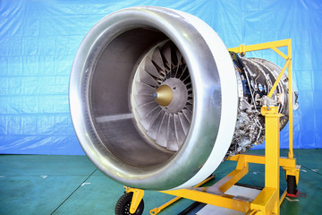 飛行機のジェットエンジン