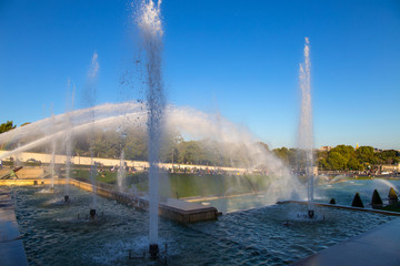 Fototapeta premium PARIS, FRANCE, SEPTEMBER 7, 2018 - Fountain of Trocadero Gardens in front of Eiffel Tower in Paris, France