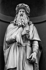 The statue of Leonardo Da Vinci outside the Uffizi colonnade in Florence. Sculpted by Luigi...