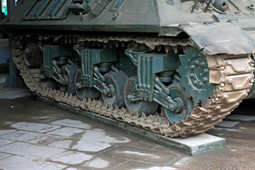 tanks transmission device