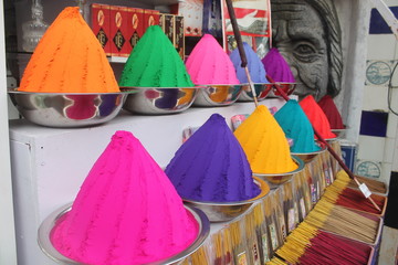 Encens colorés