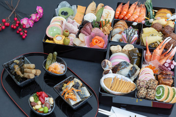 日本の伝統食「お節料理」の俯瞰写真。正月、年始,料理,伝統,文化イメージ