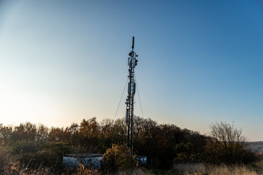 Antenne relais pour mobile dans la campagne