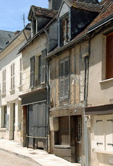 Fototapeta na wymiar Ville de Saint-Aignan-sur-Cher, rue et ancienne échoppe, quartier historique, département du Loir et Cher, France