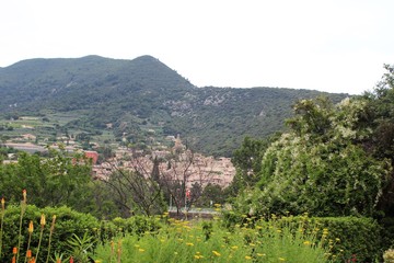 VILLAGE TYPIQUE DE NYONS - DROME