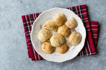 Apple Slices with Turkish Coffee Powder / Powdered Coffee.