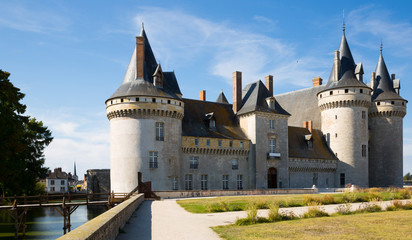 Fototapeta premium Medieval castle Chateau de Sully-sur-Loire