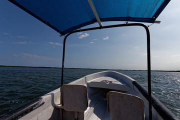 Rejs łódką po lagunie © Miroslaw