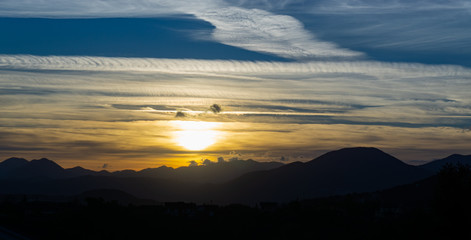 Isernia, tramonto sulle Mainarde