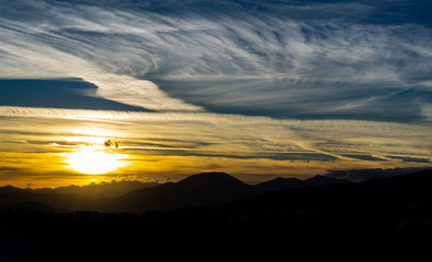 Isernia, tramonto sulle Mainarde