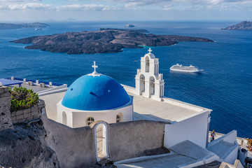 Fototapeta na wymiar Vista panoramica sulla caldera dalla chiesa di San Teodoro a Firostefani, isola di Santorini GR