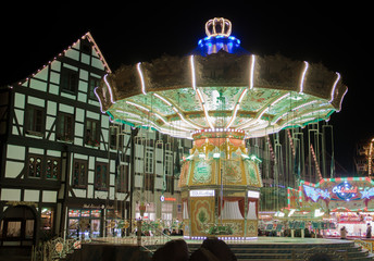 Kirmes in einer Altstadt