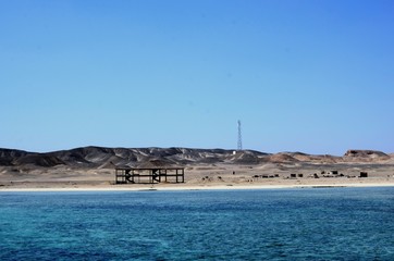 Bateau sur le site de plongée de Marsa Shona (Mer Rouge - Sud de l’Egypte)
