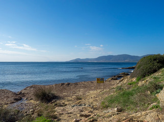 Le cap Lardier. La Croix Valmer. Plage Jovat le long du sentier littoral