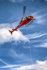Fototapeta na wymiar roter Hubschrauber Helikopter