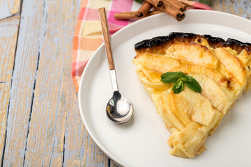 Apple pie with cinnamon and mint