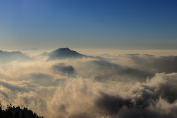 Herbst Abend in den Alpen