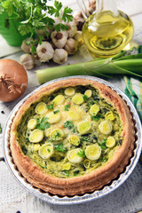 Quiche with leeks and cheese