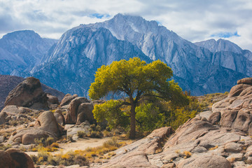 View of Alabama Hills, famous filming location rock formations near the eastern slope of Sierra Nevada, Owens Valley, west of Lone Pine in Inyo County, Inyo National Forest, California, United States.