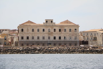 Naklejka premium Boatstrip around the coast of Syracuse at the Mediterranean Sea, Sicily Italy