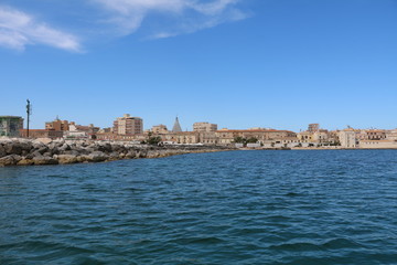 Fototapeta na wymiar Boatstrip around Syracuse at Mediterranean Sea, Sicily Italy
