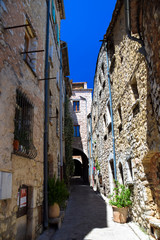 Fototapeta na wymiar Architecture and street scenes from the medieval French village of Tourrettes Sir Loup in the Alpes Maritimes department