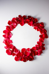 Obraz premium decorate rose petals in a circle