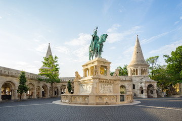 Fototapeta premium A bronze statue of Stephen of Hungary in Budapest city, Hungary